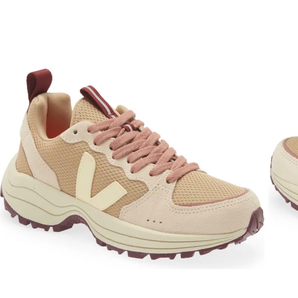 Women’s Veja Venturi Sneaker